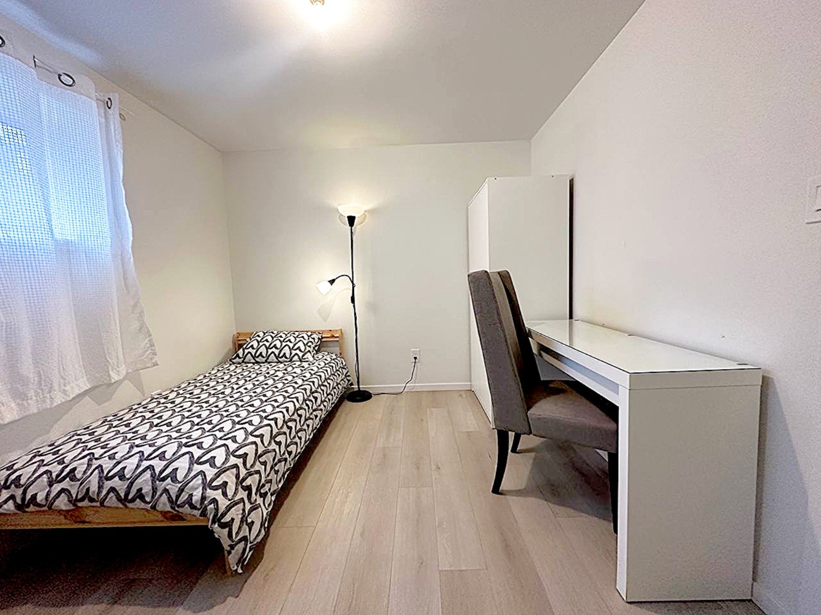 Room in House for Rent - 753 Blythwood Dr, North Vancouver District, BC 2